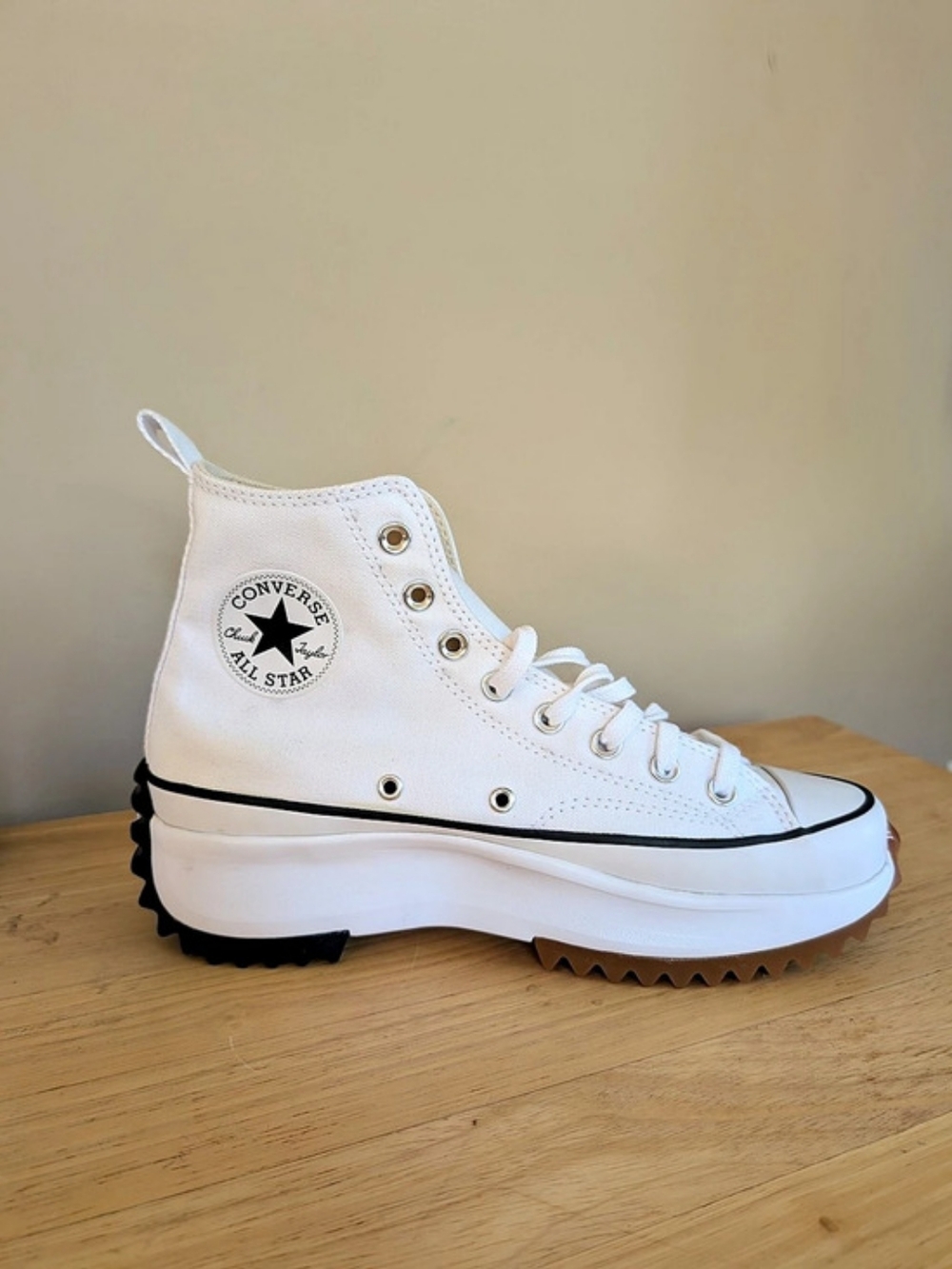 Converse Run Star Hike Platform High Top White Sneakers M 7.5 W9.5